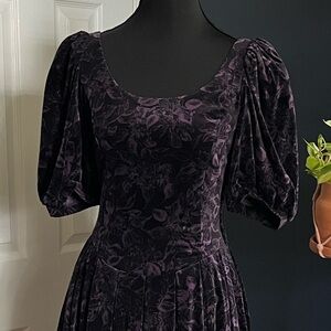Laura Ashley Velvet Floral Tea Dress Victorian Princess Vintage 1980’s 8 S